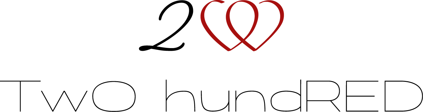 TWO HUNDREDロゴ